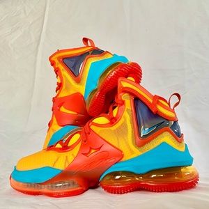 Nike Lebron XIX “Tune Squad” New in Box.  I usually ship within 2 business days!